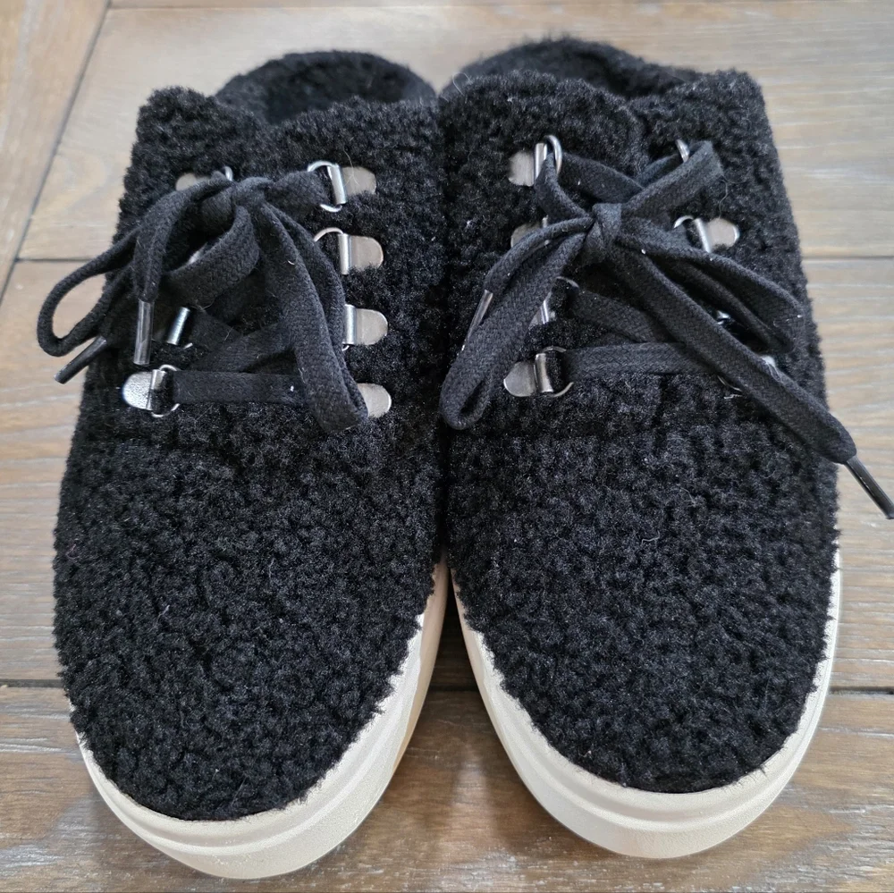 Lucky Brand Tolini Black Faux Fur Sherpa Mule Sneakers Size 7.5 Slip On